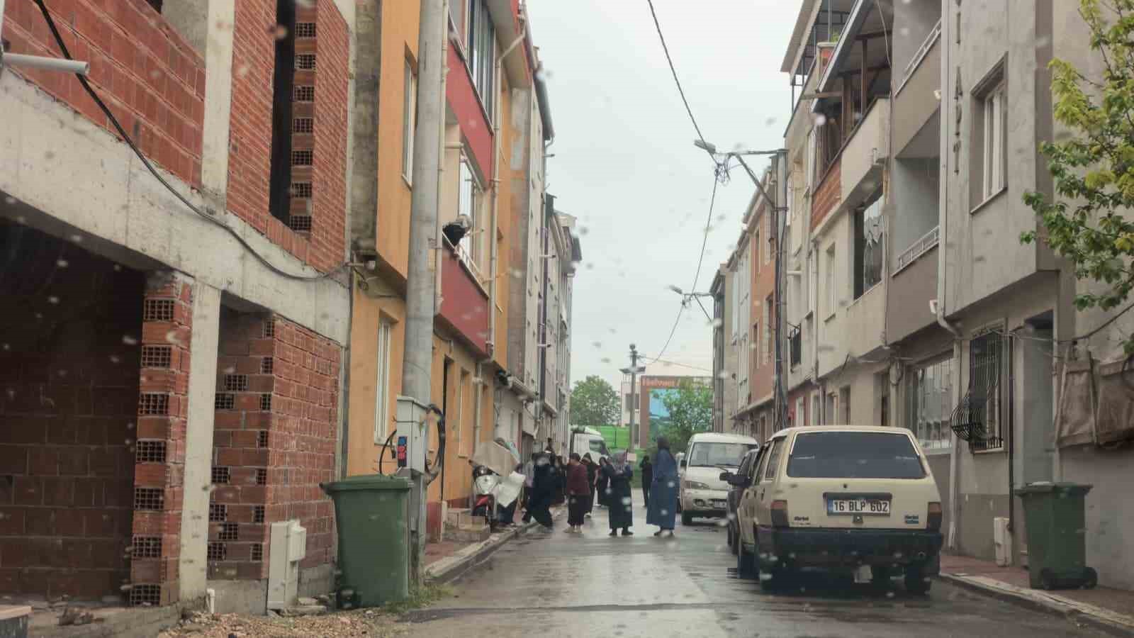 bursada balkondan dusen kadin agir yaralandi 2 BaTEDs1b