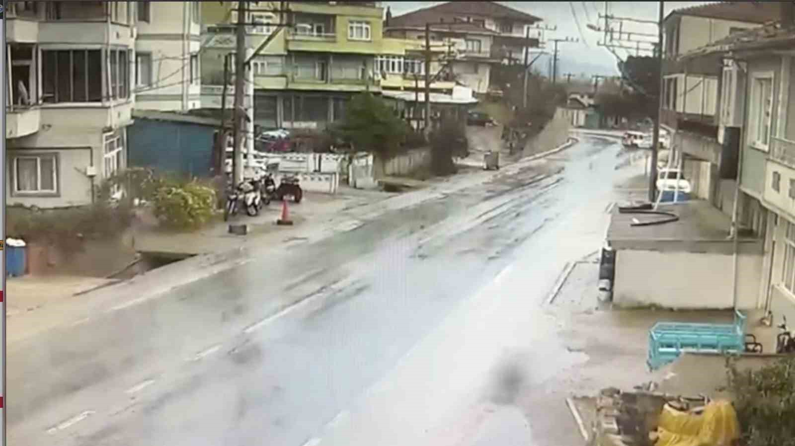 bursada bayram arifesinde feci kaza kamerada 7 yarali 1 tImA55n6