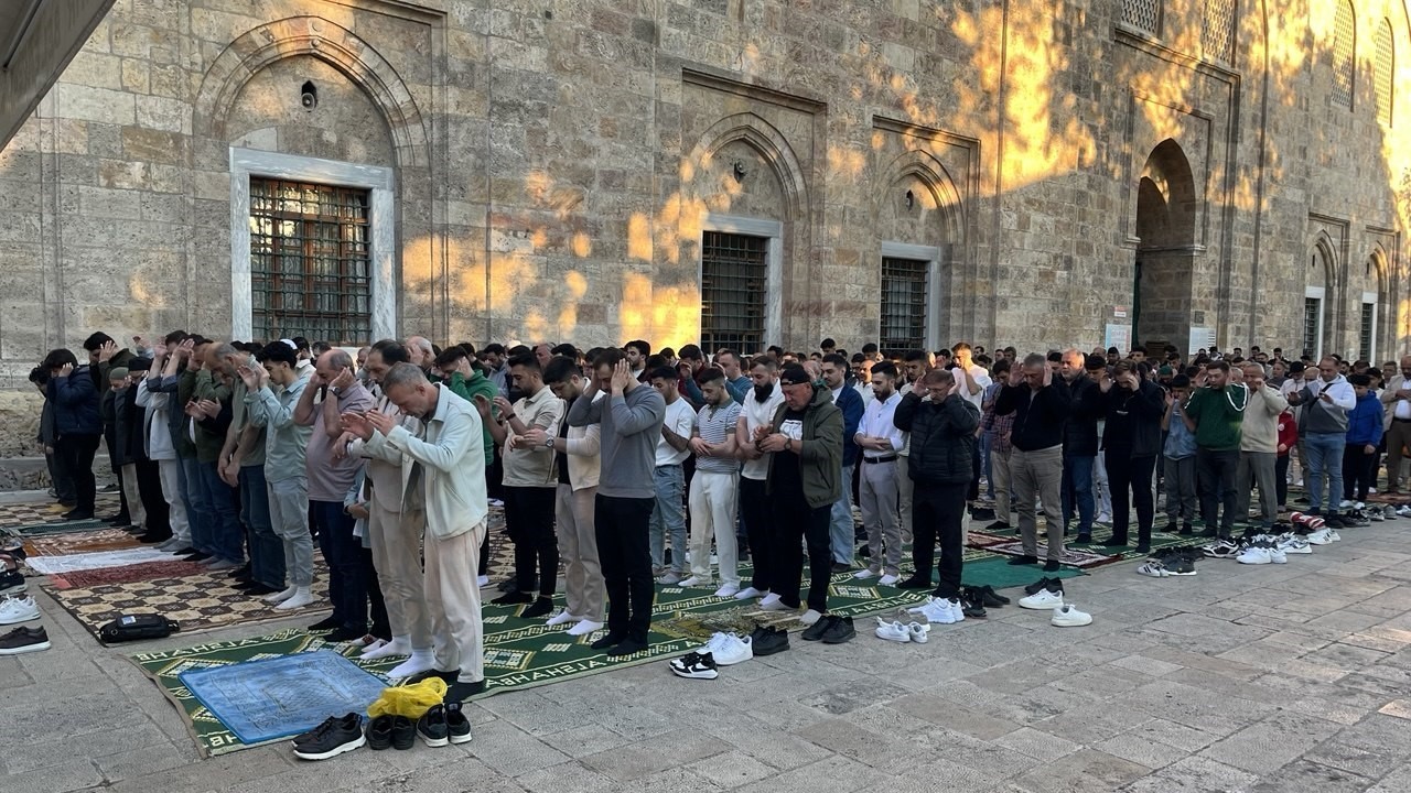 bursada bayram coskusu tarihi camilerde yasandi 5 KUeELlK2