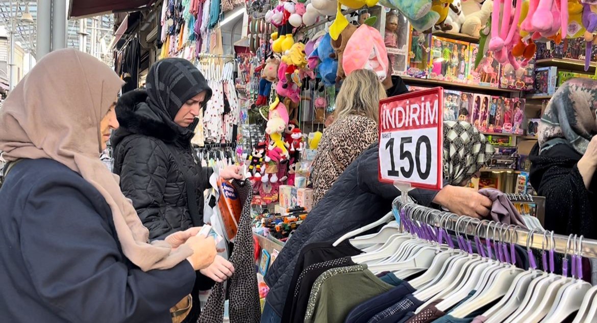 bursada bayram hareketliligi carsilara yansidi 0 YHKe5389