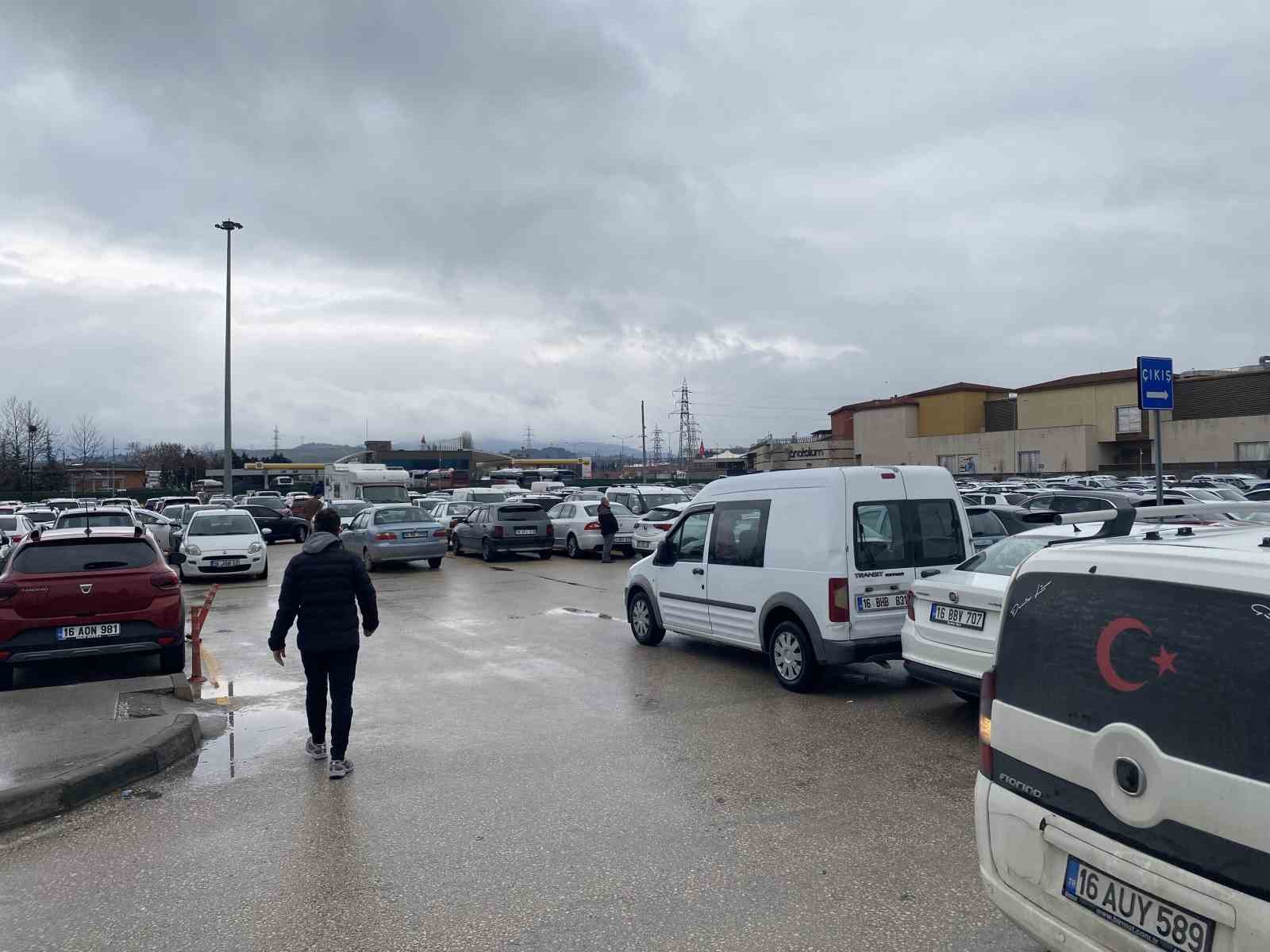 bursada bayram tatili donus yogunlugu basladi 4 SGrgfb6Z