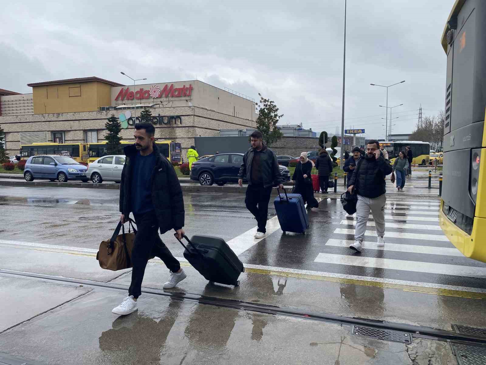 bursada bayram tatili donus yogunlugu basladi 5 Lw7WryPH