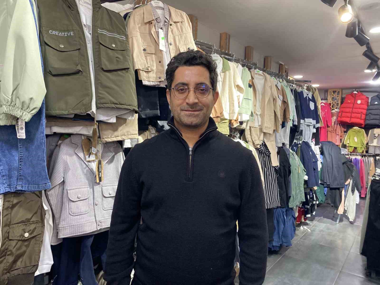 bursada bayram yogunlugunu firsat bilen 2 kadin 16 bin liralik urun caldi 0 VcON8sBq