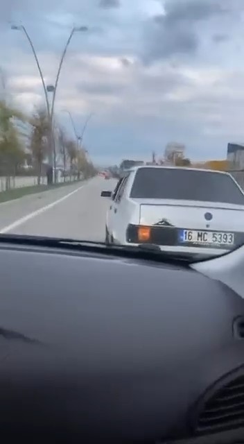 bursada bir otomobil tartistigi surucunun onunu kesti 1 ewZecyNA