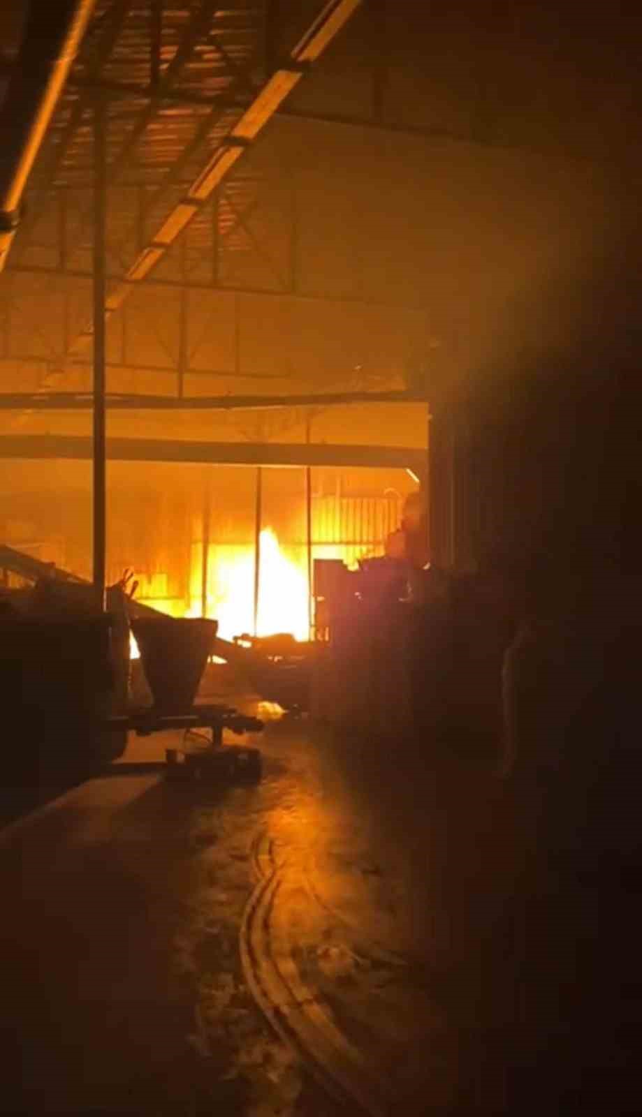 bursada bir palet fabrikasinda daha yangin 2 B3aurCqd