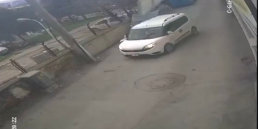 bursada-cati-ve-prefabrik-evler-boyle-uctu-agaclar-kirildi-BMwcllzi.jpg