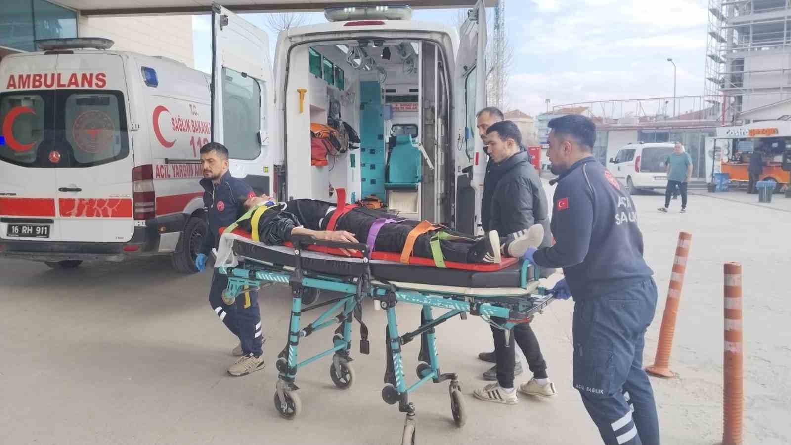 bursada cip ile motosiklet carpisti 2 kisi yaralandi kaza ani kamerada 2 GPLGB64c
