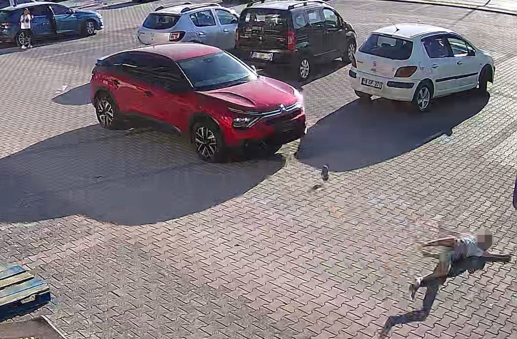 Bursa’da cipin çarptığı çocuk ağır yaralandı 4 bursada cipin carptigi cocuk agir yaralandi 0 QcLlPVPa