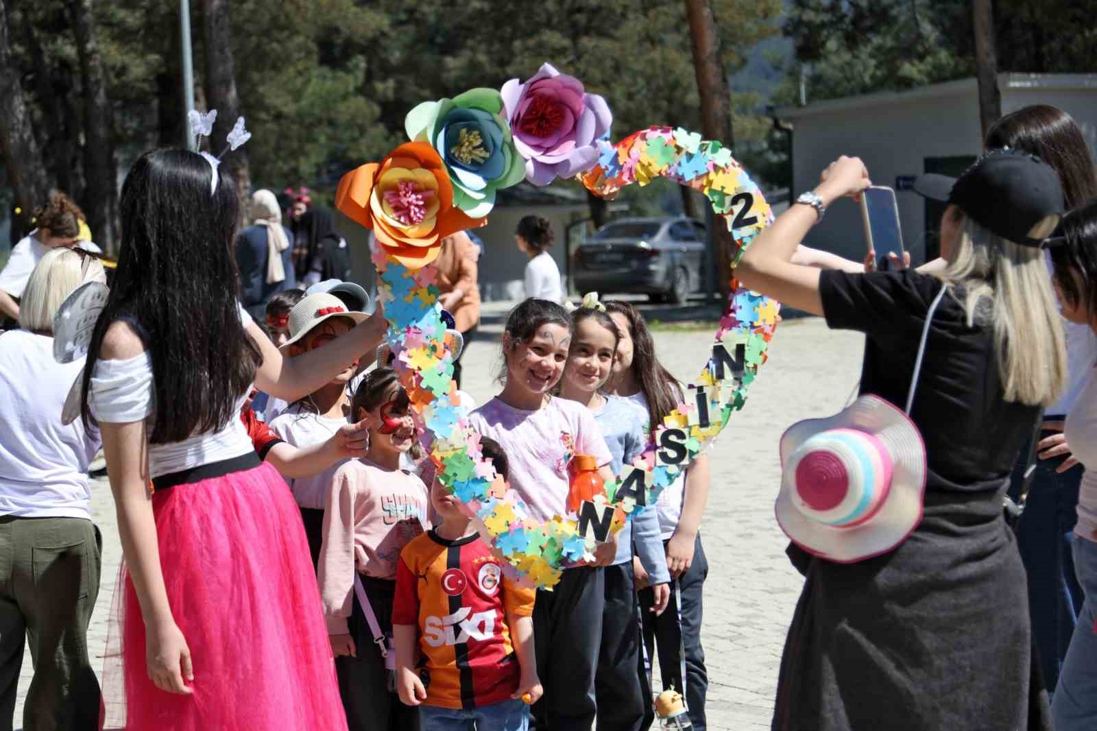 Bursa’da çocuklar patili dostlarla buluştu 4 bursada cocuklar patili dostlarla bulustu 0 7O1SHhSI