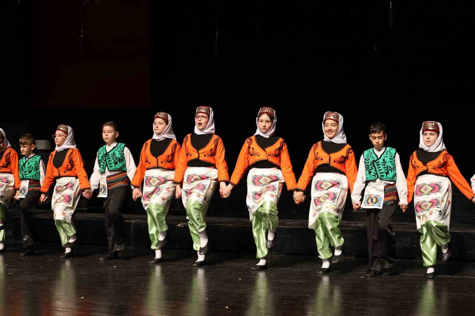 bursada cocuklarin sesi senfoniyle yukseldi 1 hs9JiIy9
