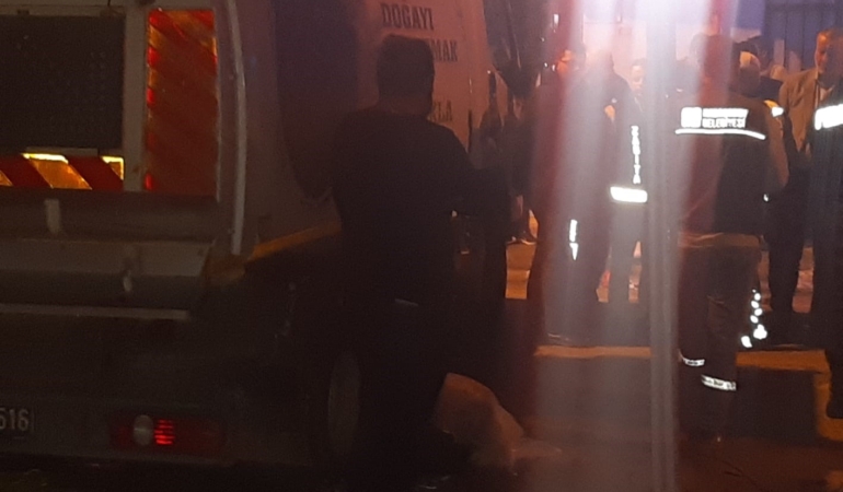 bursada-cop-kamyonu-geri-gelirken-yasli-adami-ezdi-mOVhU4u2.jpg