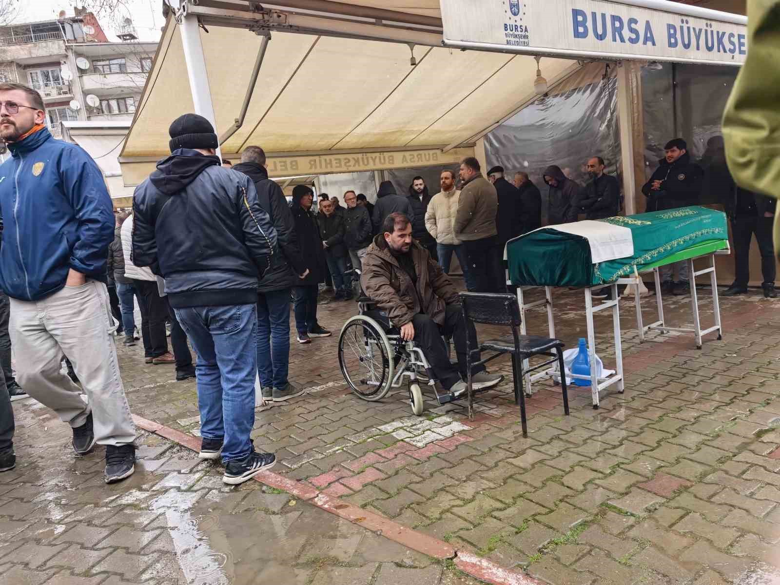 bursada damadi tarafindan oldurulen kayinpeder son yolculuguna ugurlandi 1 jOYuUVZk