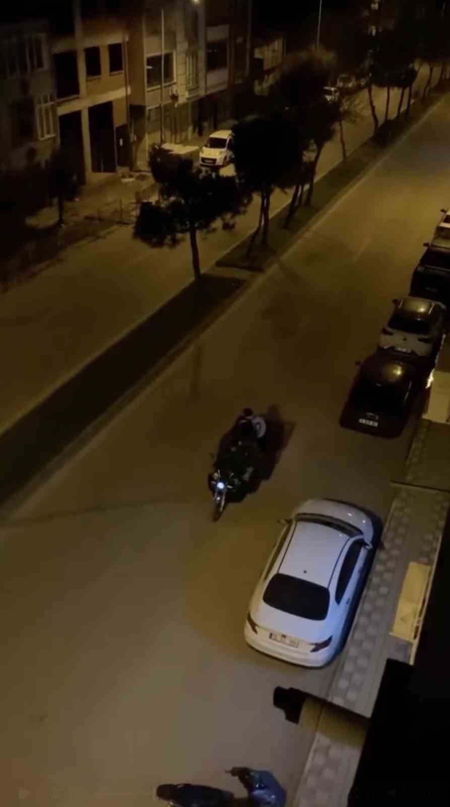 bursada davulcular elektrikli acik kasali motosikletle sahura kaldiriyor 1 wKuuKlcq