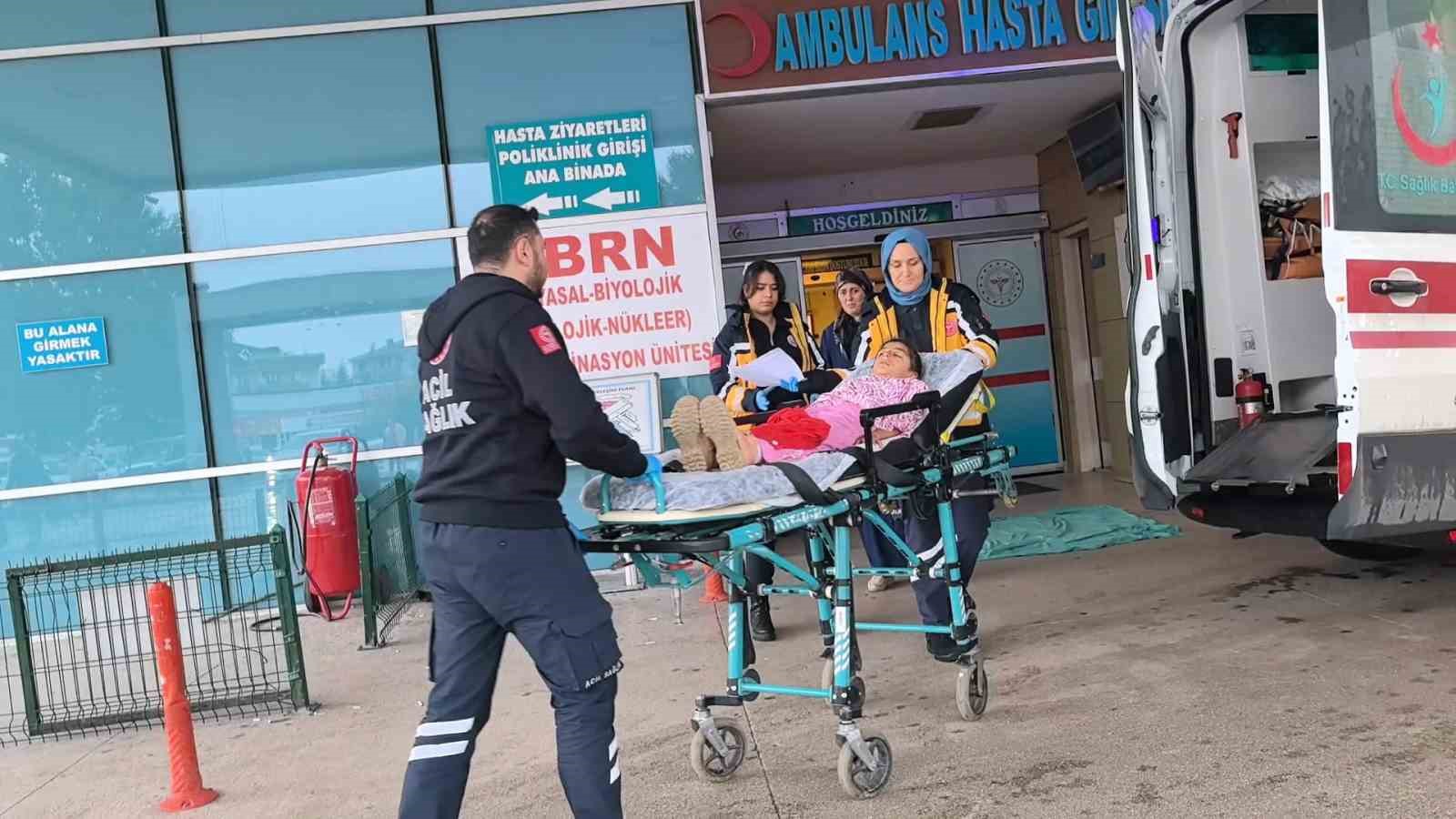 bursada demir kapinin altinda kalan 9 yasindaki cocuk agir yaralandi 0 HkuYPrIa