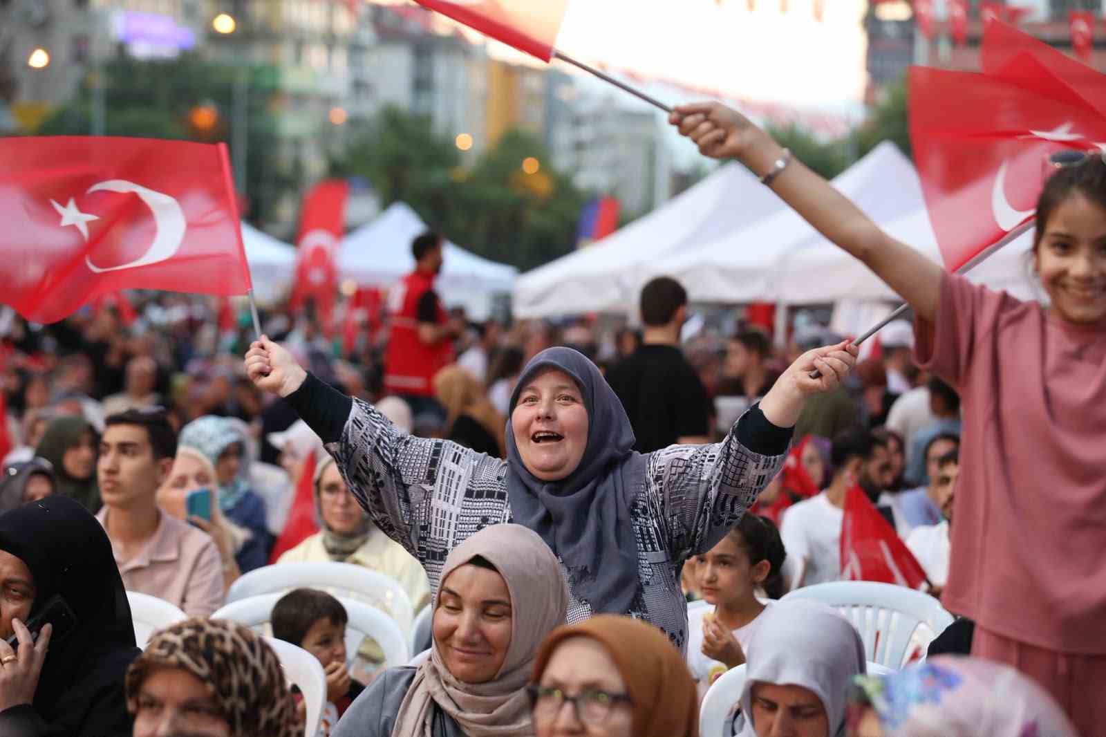Bursa’da ’Demokrasi ve Bayrak Yürüyüşü’ 4 bursada demokrasi ve bayrak yuruyusu 0 TMdAt3Gi