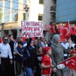 bursada-demokrasi-ve-bayrak-yuruyusu-GqGGAeZD.jpg