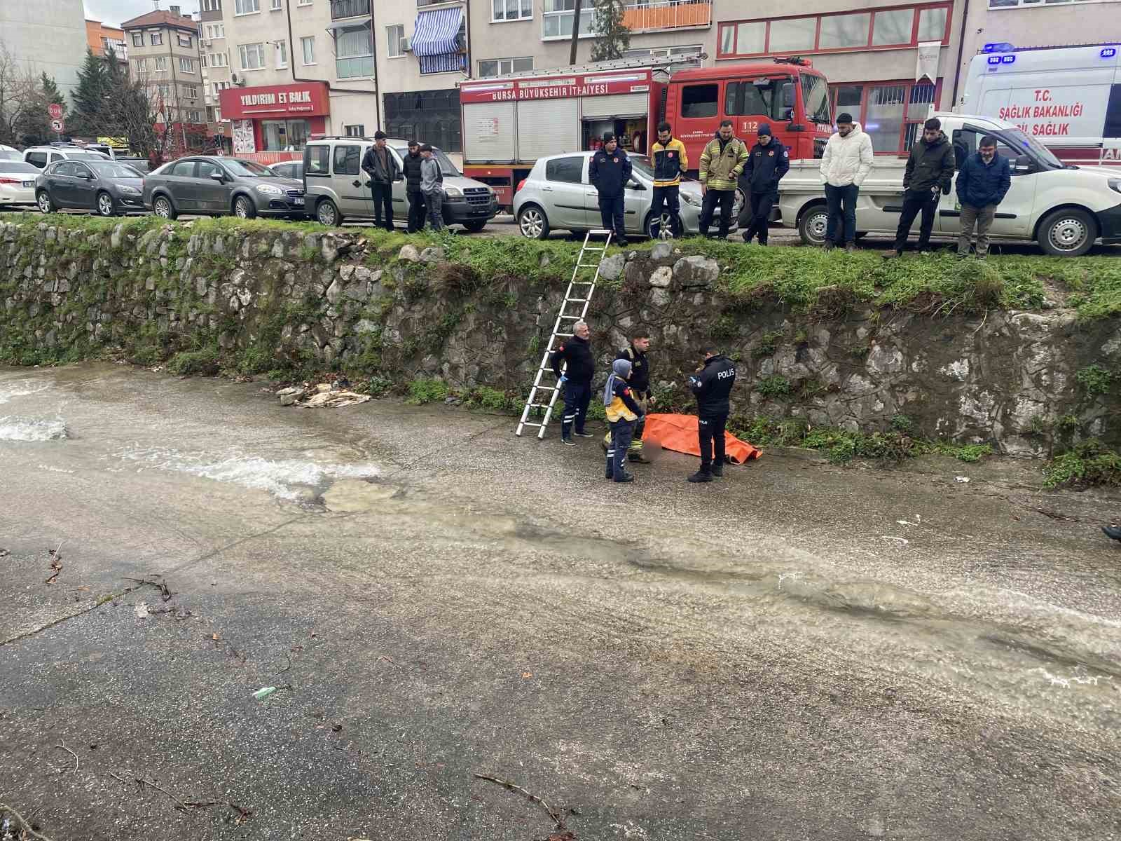 bursada dereye dusen sahis hayatini kaybetti 2 nPUZeAeu