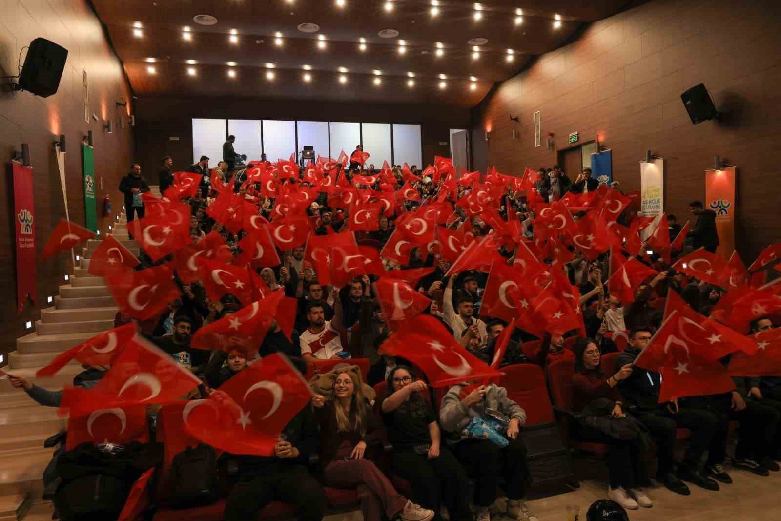 bursada dev ekranda milli cosku 1 t3DUKOd4