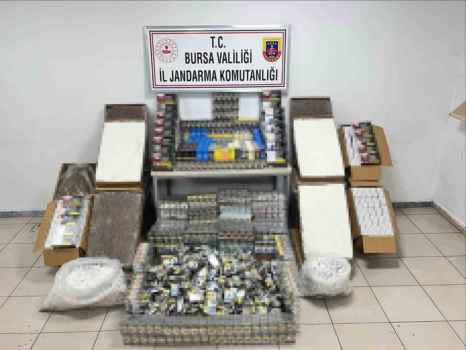 Bursa’da dev operasyon: 65 bin kaçak sigara ve 50 bin makaron ele geçirildi 4 bursada dev operasyon 65 bin kacak sigara ve 50 bin makaron ele gecirildi 0