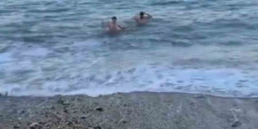 bursada-dondurucu-sogukta-deniz-keyfi-8IjGZlPY.jpg