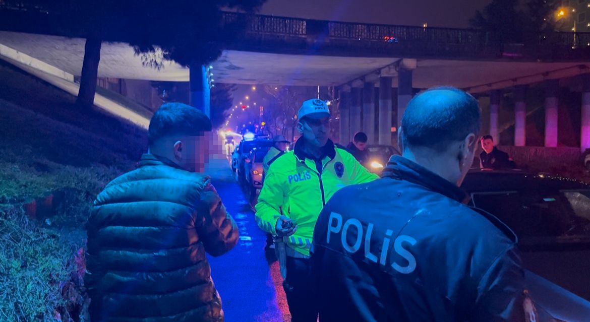bursada dur ihtarina uymadi 10 kilometre kacti duymadim 2 ye16W8MI