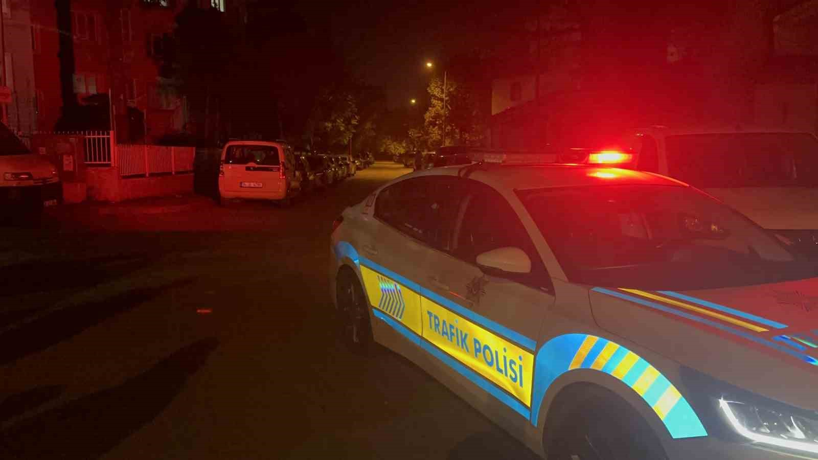 bursada dur ihtarina uymayan surucu 5 kilometre kacti 3 araca ve duvara carpti 1 javYRUgi