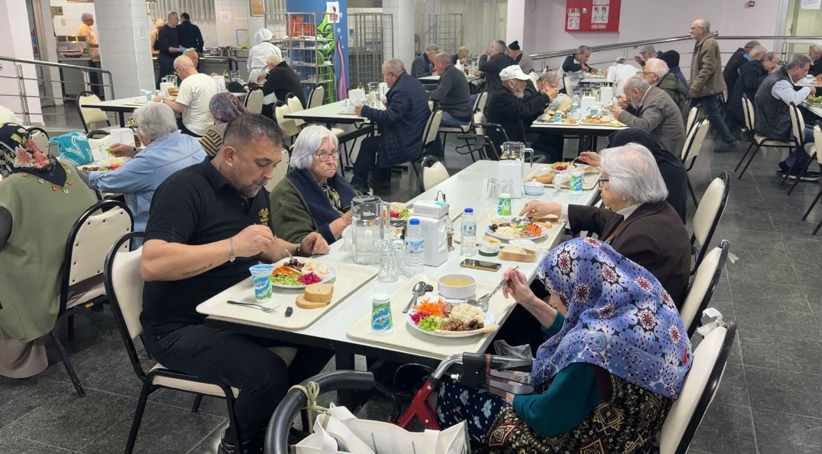 bursada duygulandiran iftar 2 aq2EGDLt