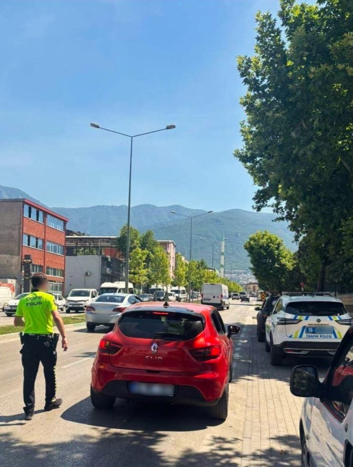 Bursa’da düzensiz göç denetimi: 3 bin 25 kişi sorgulandı 7 bursada duzensiz goc denetimi 3 bin 25 kisi sorgulandi 3 igL1aw24