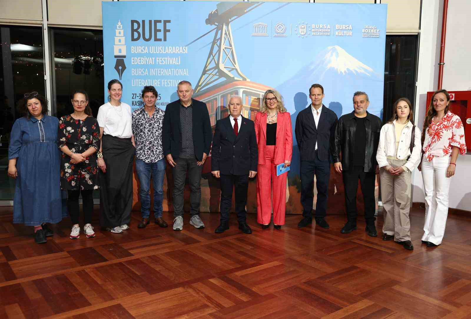 bursada edebiyat soleni basladi 1 3KM1frFe