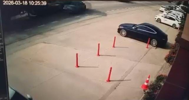bursada faciadan donuldu tir otomobili metrelerce surukledi 1 GX4IHP4m