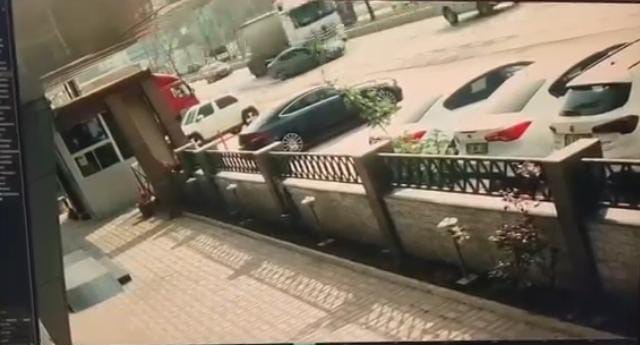 bursada faciadan donuldu tir otomobili metrelerce surukledi 2 yeZiMEza
