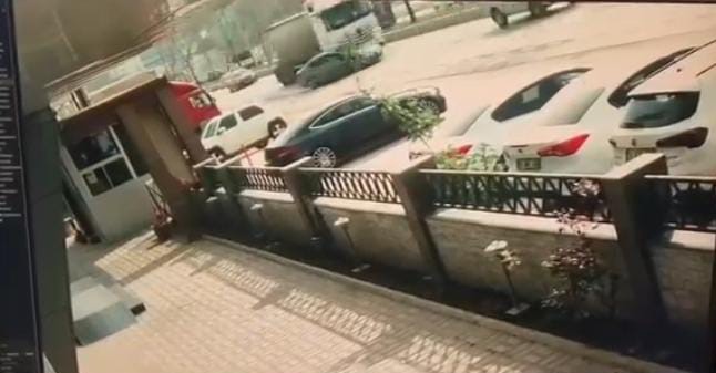 bursada faciadan donuldu tir otomobili metrelerce surukledi 3 PSSSCetj