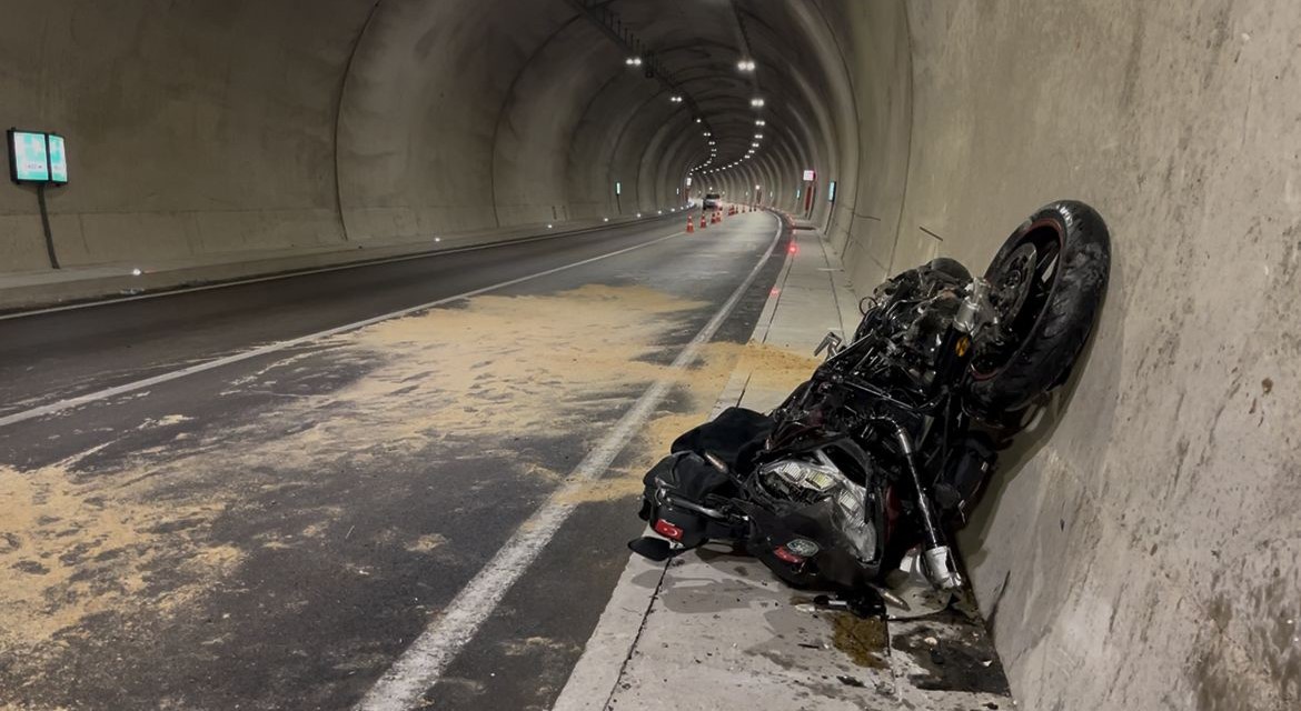 bursada feci kaza motosiklet tutkunu sanatci hayatini kaybetti oglu agir yaralandi 1 SIgFvlZ7