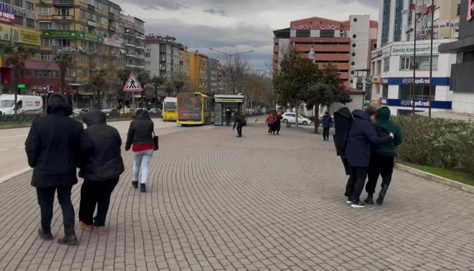 bursada firtina ucurduyolda yurumekte gucluk cektiler 1 9CcsfqTQ