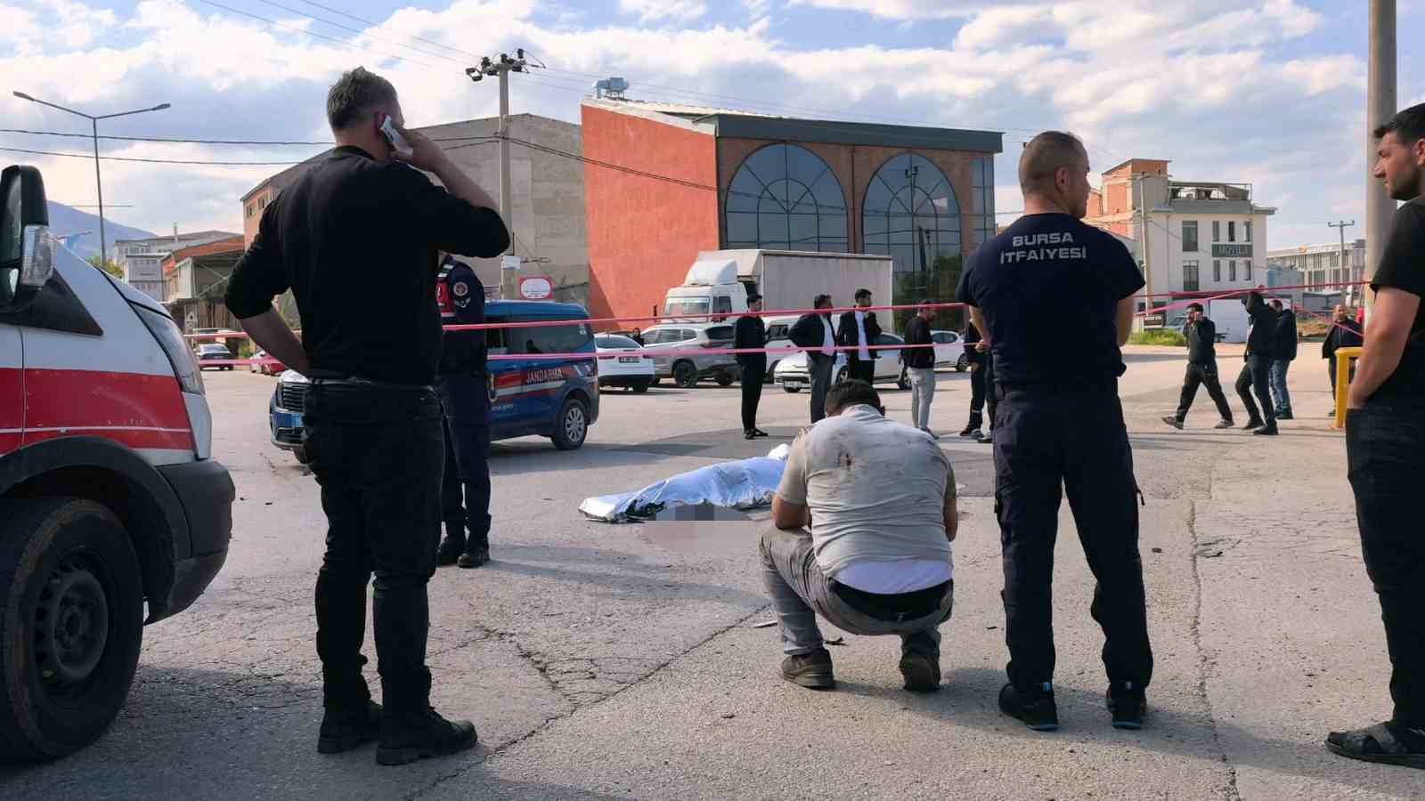 bursada freni patlayan vinc dereye uctu surucu hayatini kaybetti 4 QztNQu6E