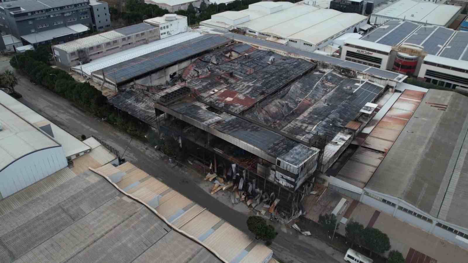 bursada gece alevlere teslim olan fabrika sabahin ilk isiklariyla havadan goruntulendi 0 FKif29LY