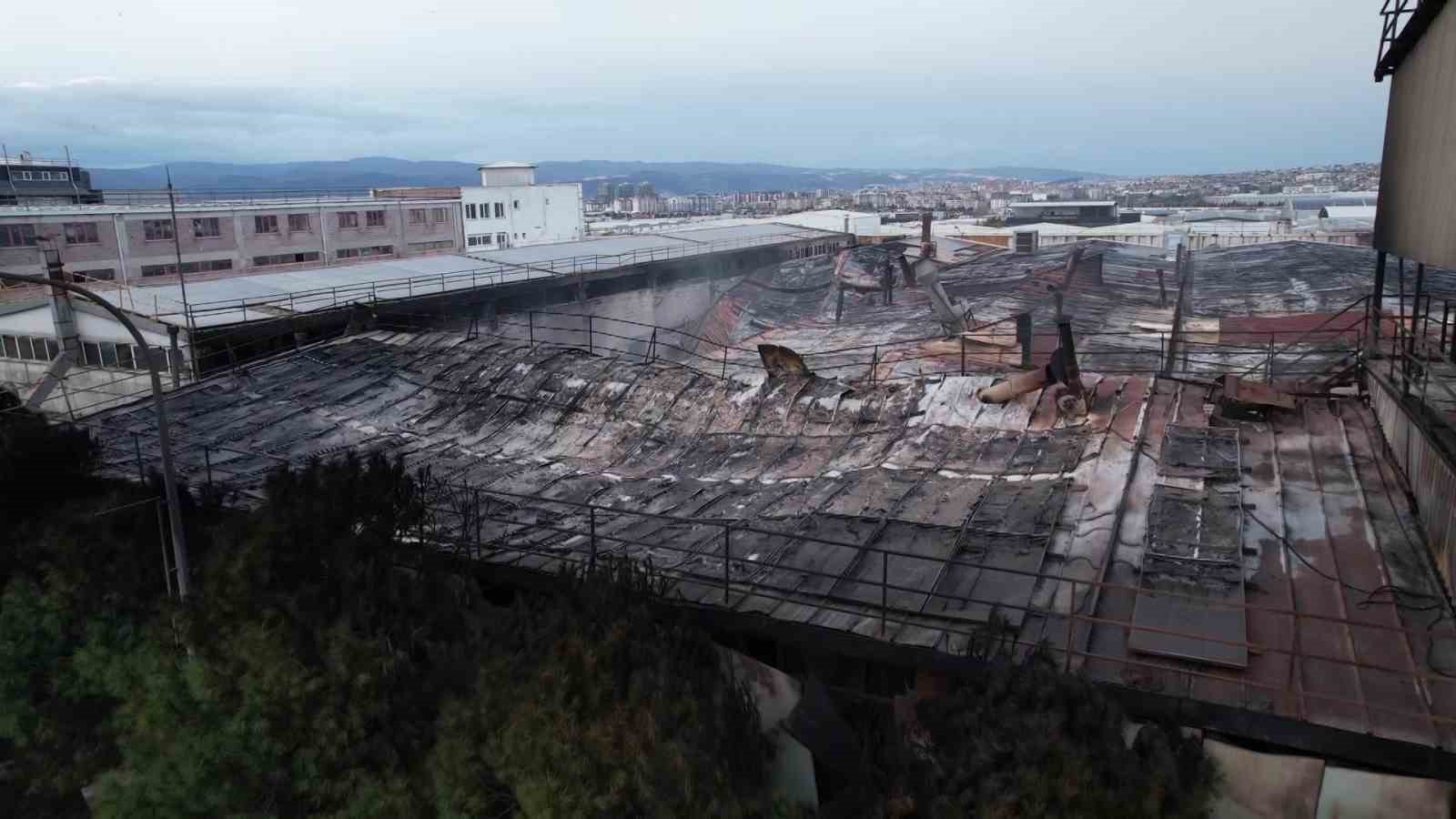 bursada gece alevlere teslim olan fabrika sabahin ilk isiklariyla havadan goruntulendi 2 hDfZLCiX