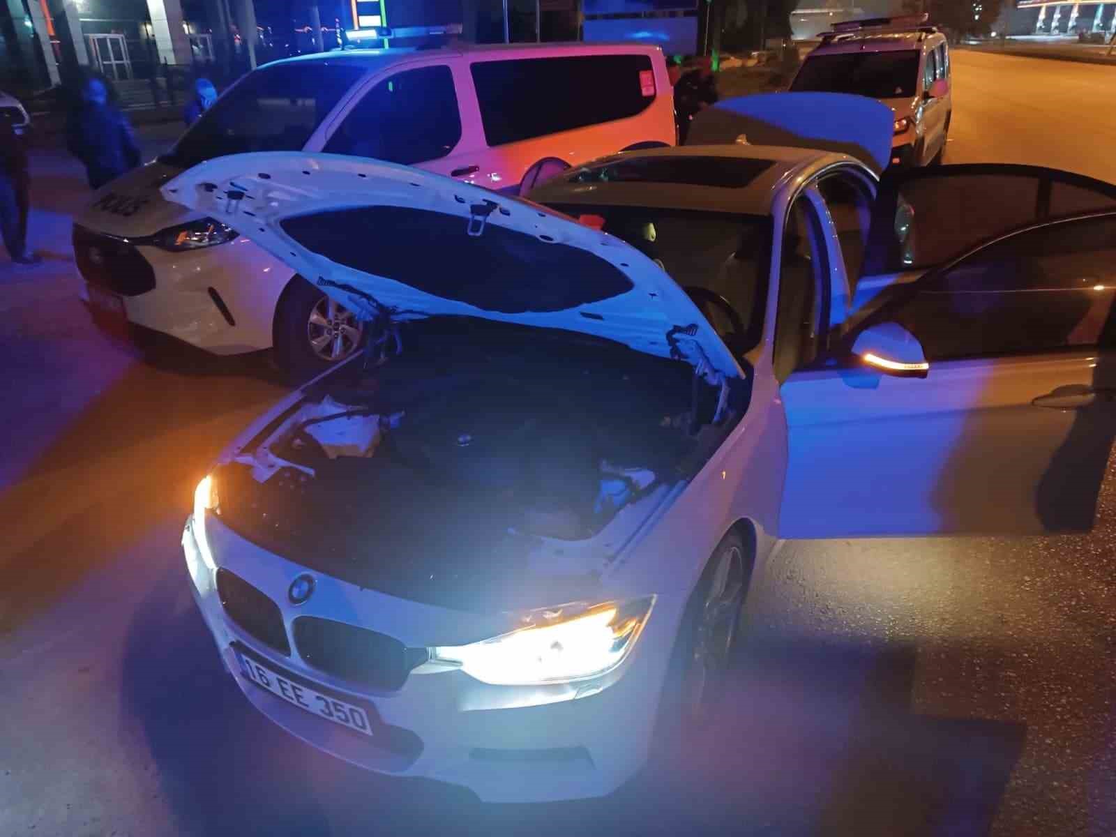 bursada gece yarisi hesaplasma aracin onunu kesip ates acti 1