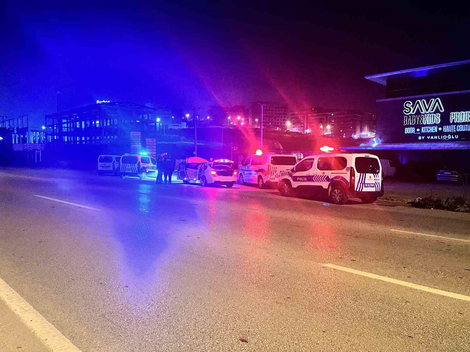 bursada gece yarisi hesaplasma aracin onunu kesip ates acti 2