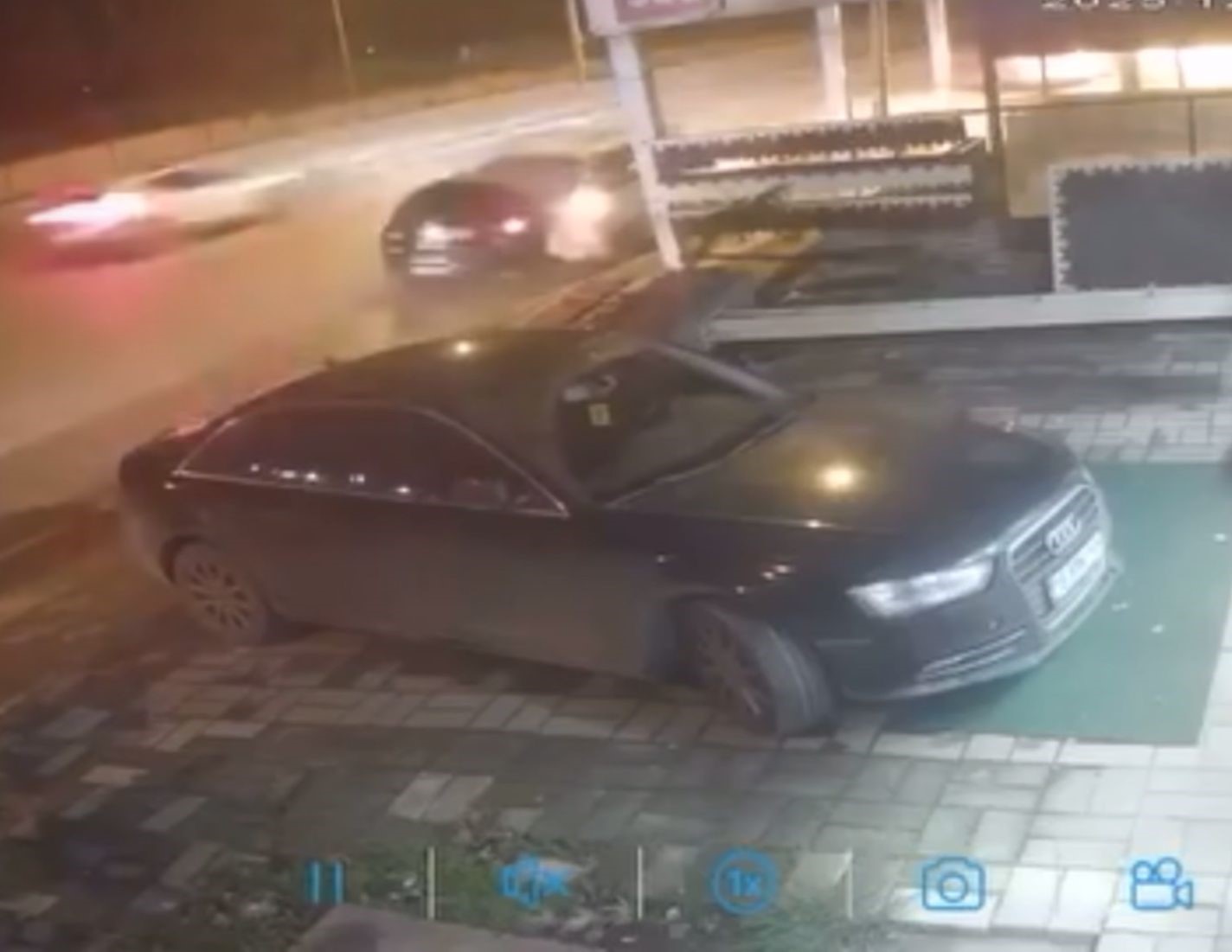 bursada gece yarisi kaza ani kamerada 1i agir 4 yarali 4 t4d8BYL7