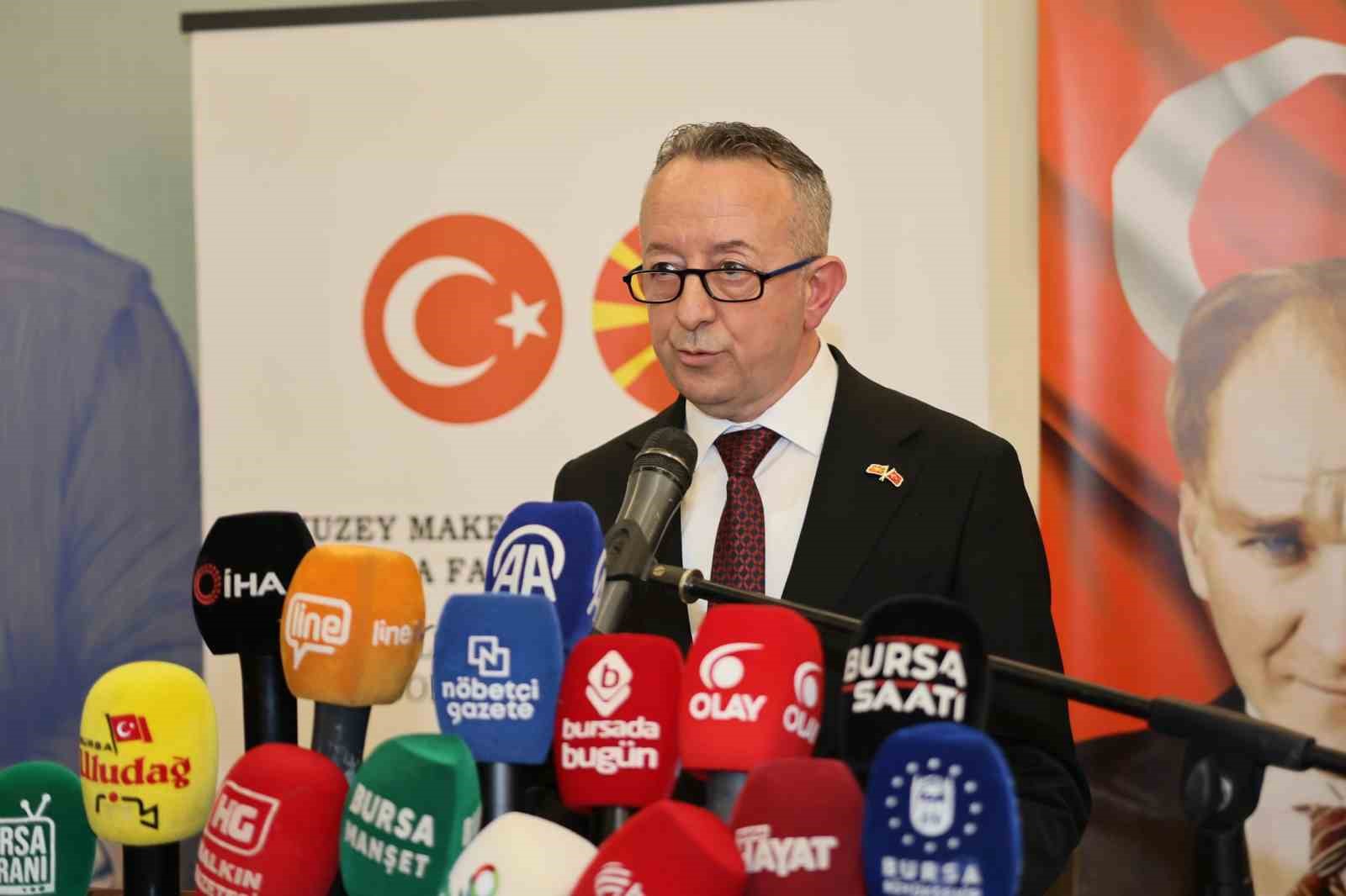 bursada geleneksel sanatlara anlamli katki zer i n b tezhip sergisi acildi 1