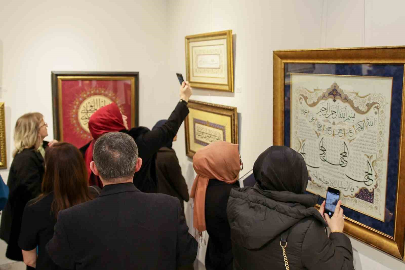 bursada geleneksel sanatlara anlamli katki zer i n b tezhip sergisi acildi 8 LlvDPIeP