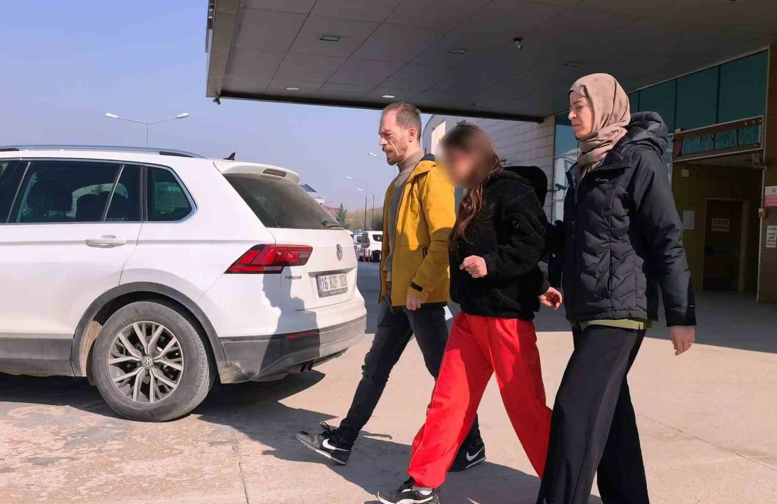 bursada genc kizlarin bicakli kavgasi 1 tutuklama 0 ytphQCTS