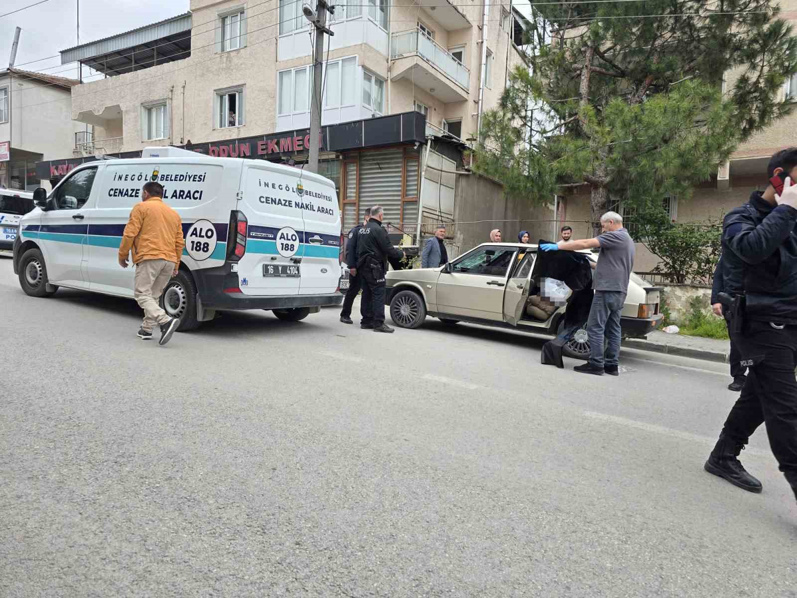 bursada genc otomobilin icinde olu bulundu 2