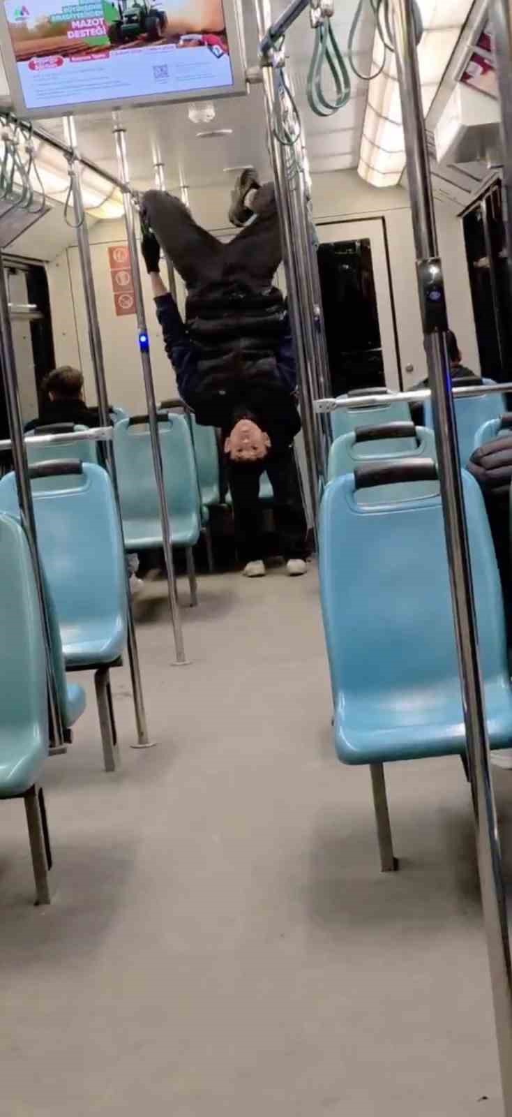 bursada genclerin metroda tehlikeli oyunu kameraya yansidi 0 GeG9GsjT
