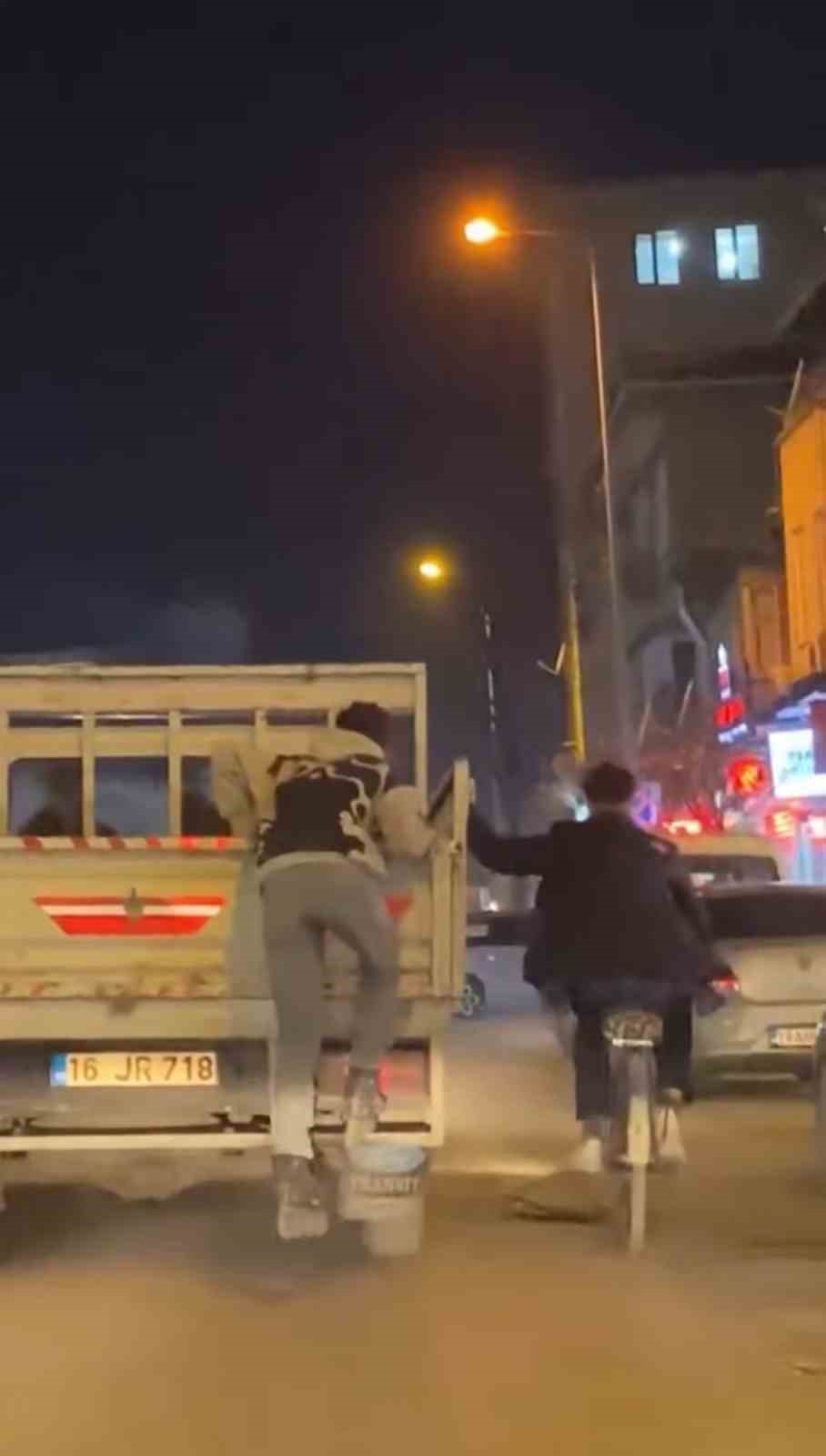 bursada genclerin tehlikeli yolculugu kamerada 0 RZp9CI1k
