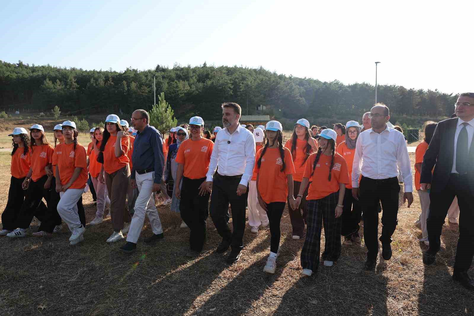 bursada genclik kampi basladi 1 9Fm81zD7