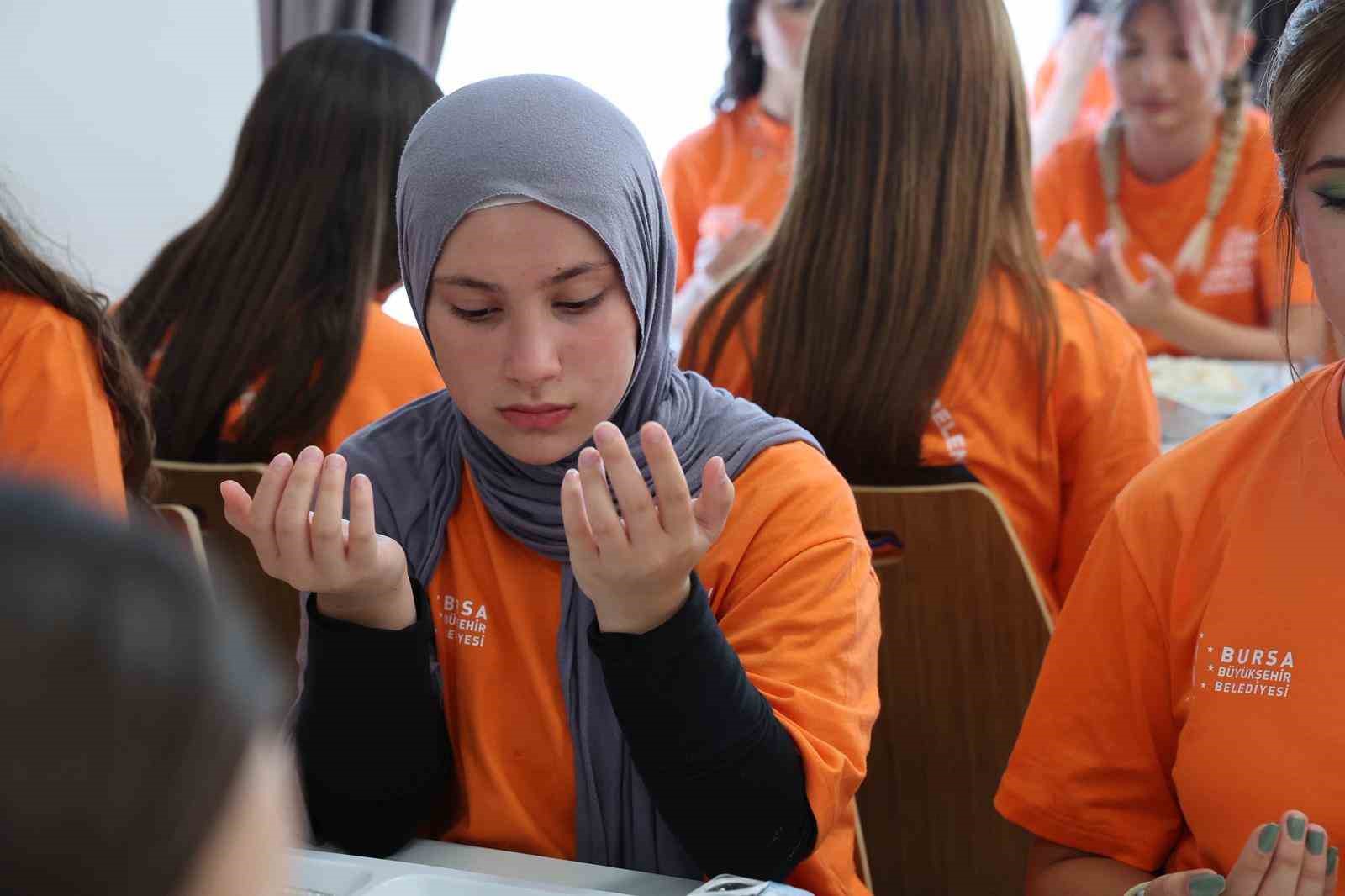 bursada genclik kampi basladi 4 E9I2Gjf7