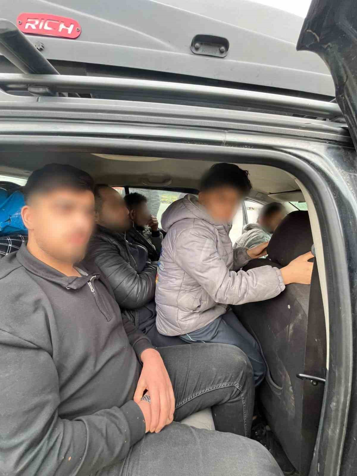 bursada gocmen kacakciligi operasyonu 5 kacak gocmen 1 organizator yakalandi 0 2evCW8uj