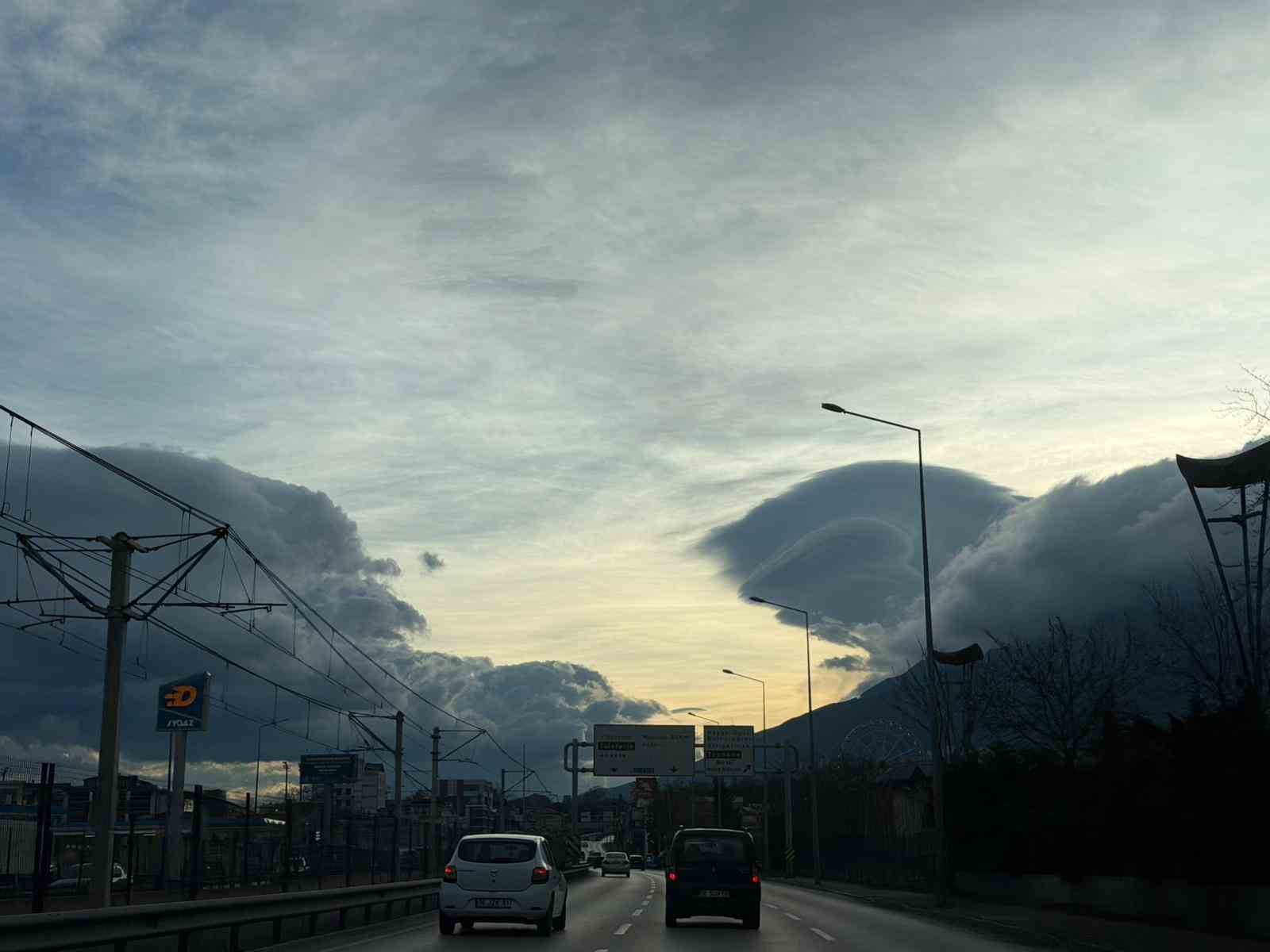bursada gokyuzunde olusan bulutlardan gorsel solen 0 5itWY1pT